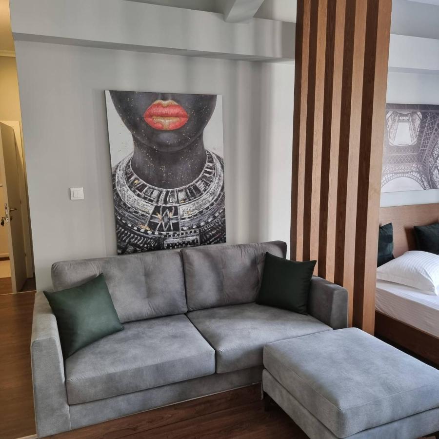 Red Rooms Tsimiski 60 เทสซาโลนิกิ ภายนอก รูปภาพ